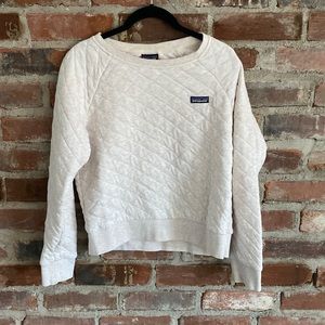 Lightweight Patagonia Sweater small quilted cream color